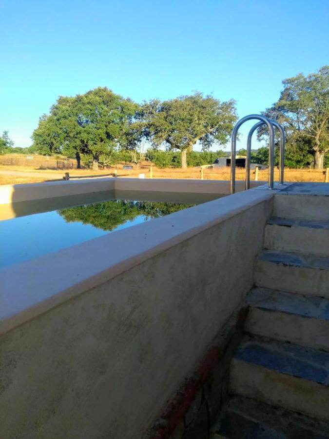 Eco-Lodge En La Reserva Privada Campanarios De Azaba - Proyecto De Conservacion Espeja Eksteriør billede