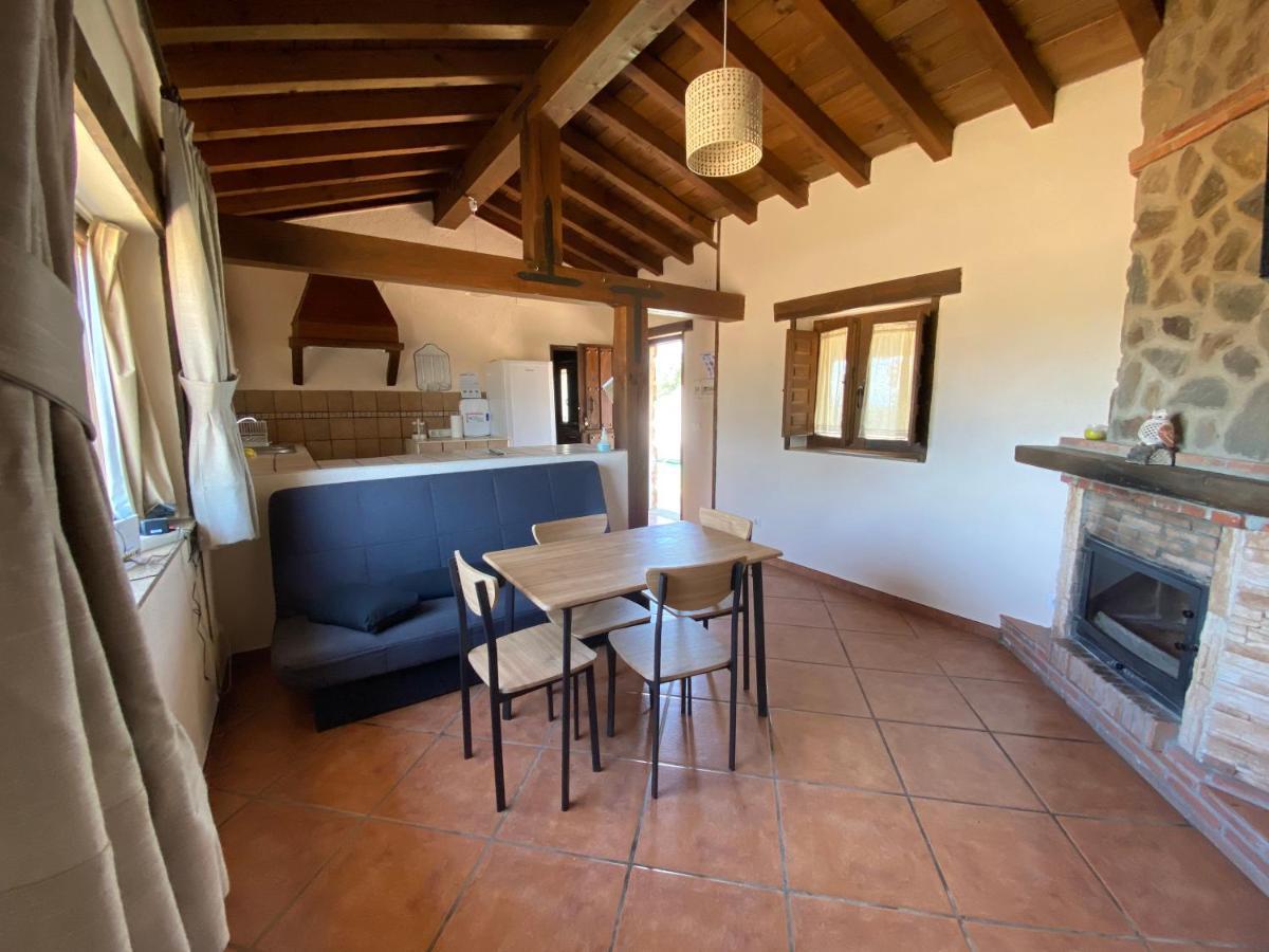 Eco-Lodge En La Reserva Privada Campanarios De Azaba - Proyecto De Conservacion Espeja Eksteriør billede