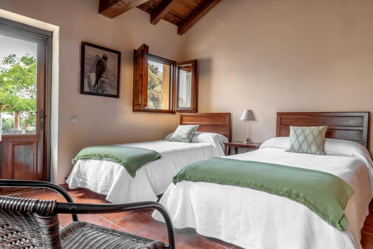 Eco-Lodge En La Reserva Privada Campanarios De Azaba - Proyecto De Conservacion Espeja Eksteriør billede