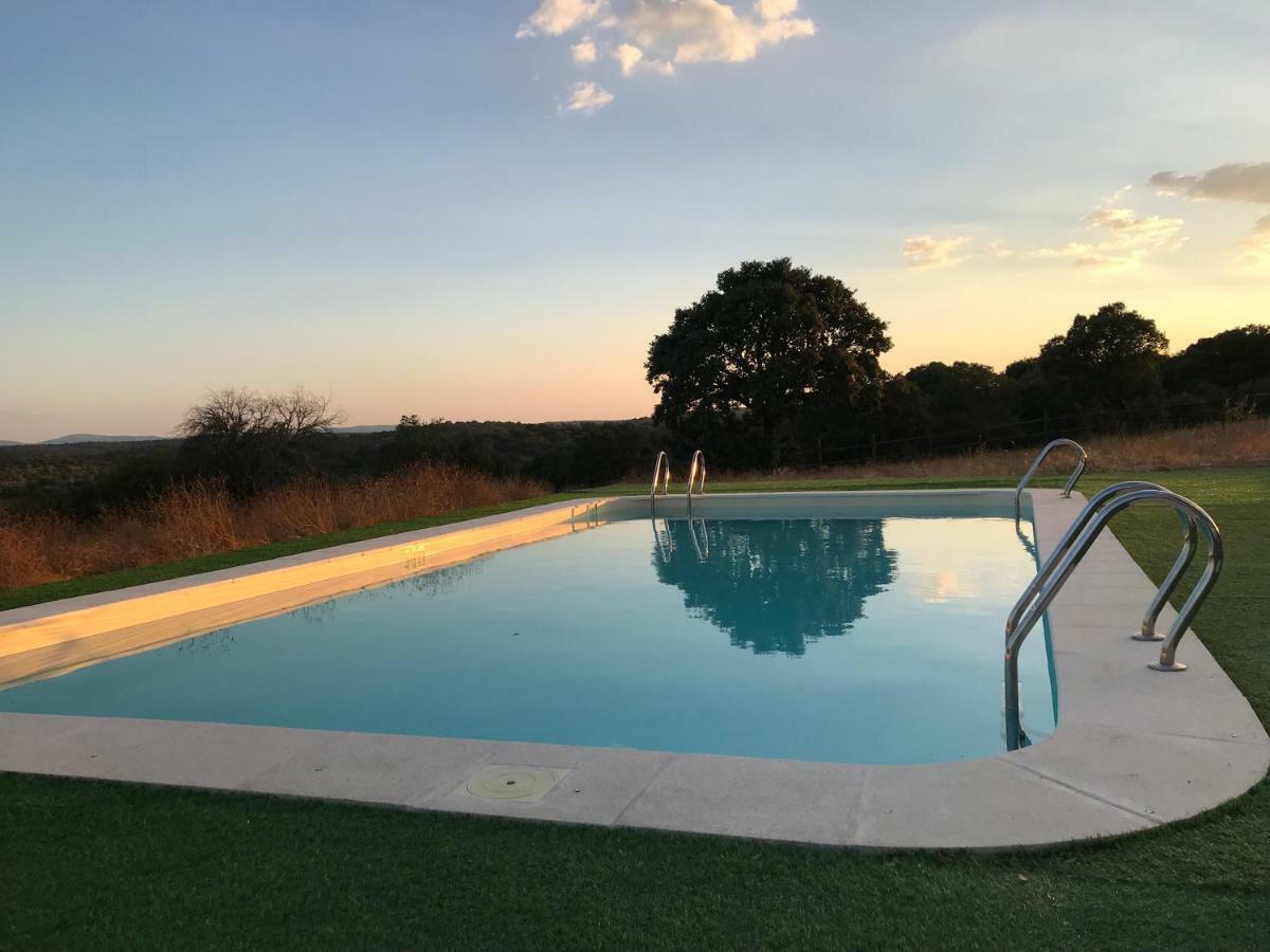 Eco-Lodge En La Reserva Privada Campanarios De Azaba - Proyecto De Conservacion Espeja Eksteriør billede